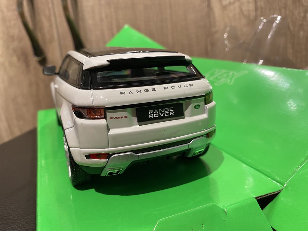 WELLY LAND ROVER RANGE ROVER EVOQUE machetă auto scara 1:24 noua