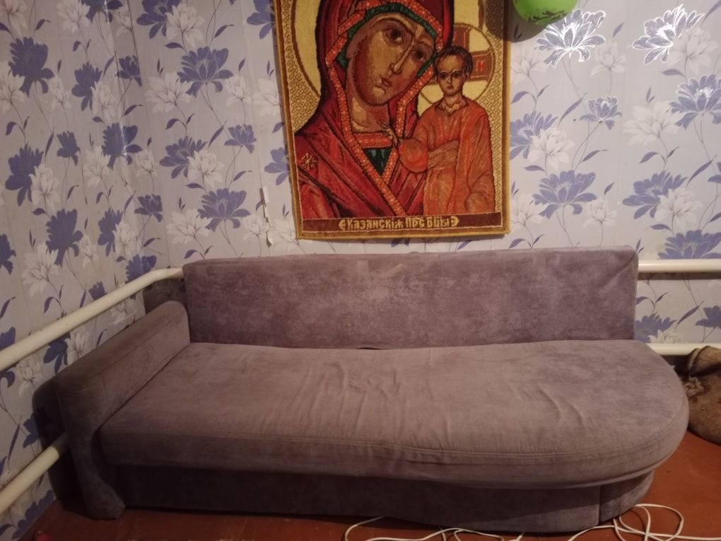 Продам диван  в хорошем состоянии