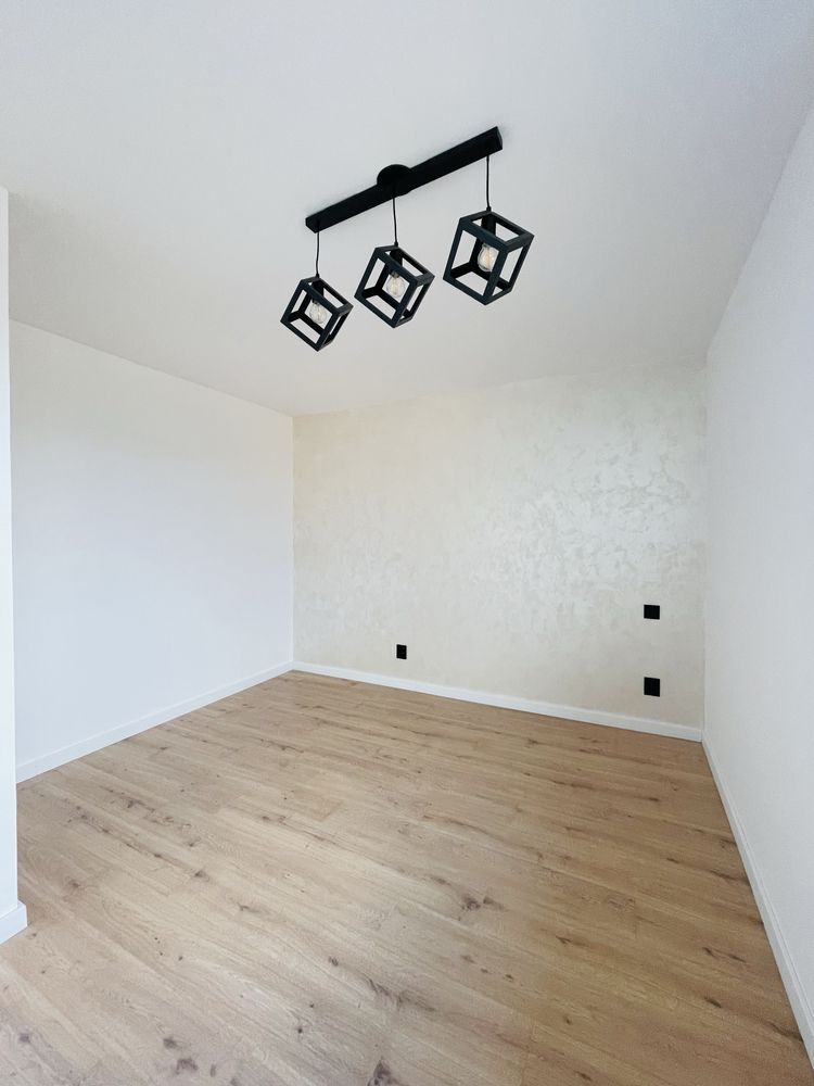 Casa tip triplex intr-un ansamblu rezidential, aproape de oras!