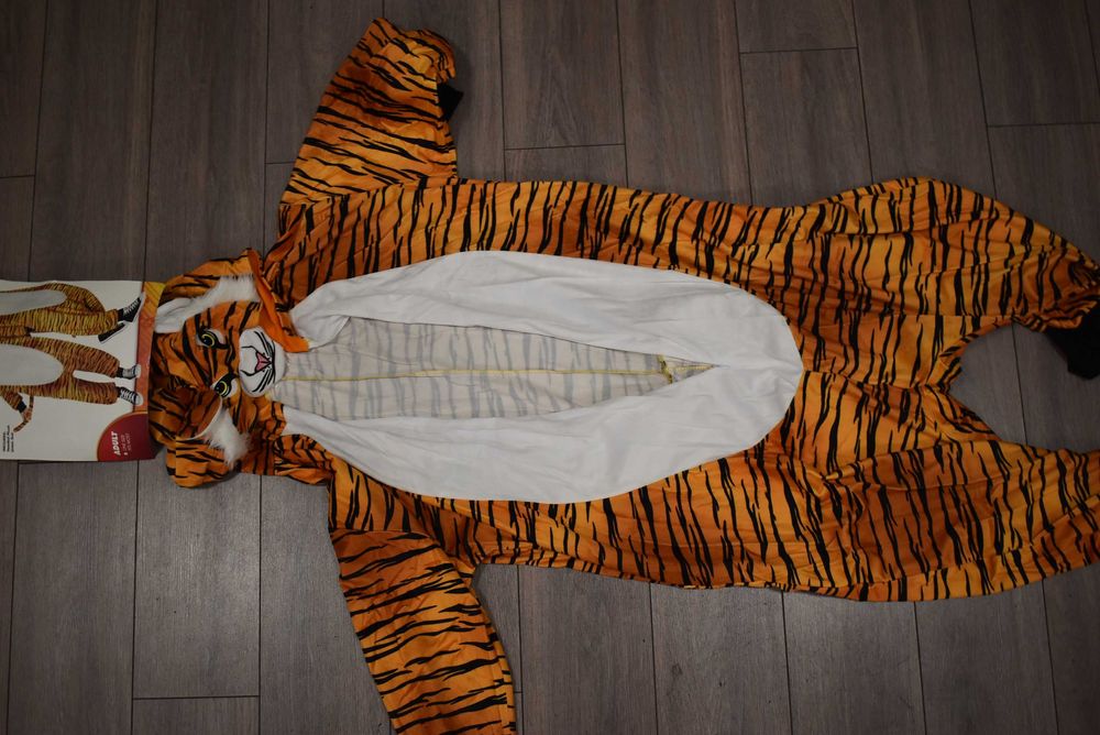 Costum Carnaval, Halloween, Serbare TIGRU Import SUA