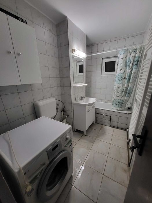 Inchiriez apartament 3 camere decomandat, renovat, zona Girocului