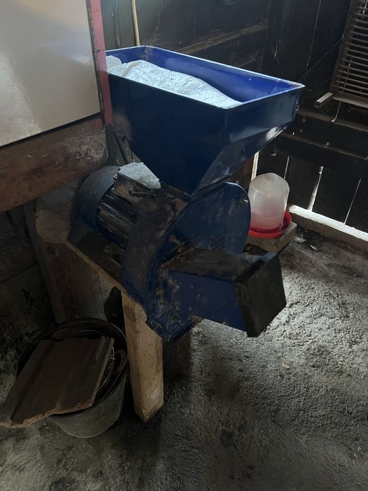 Moara electrica 220V de macinat
