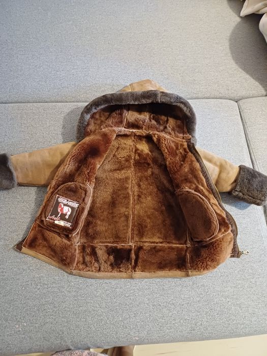 Продам детскую дублёнку