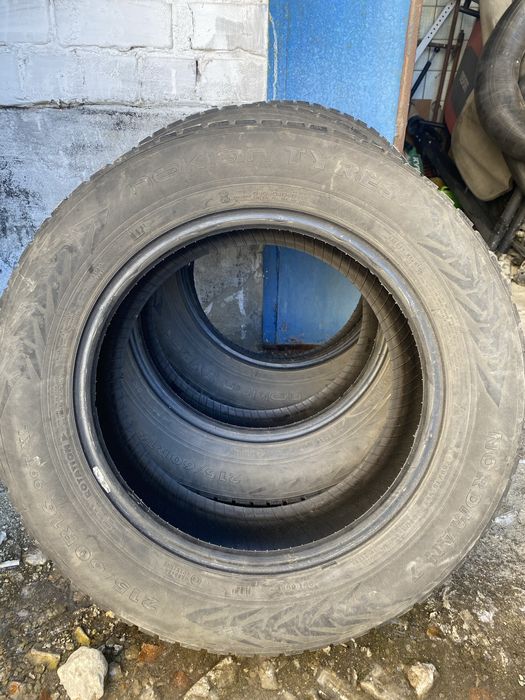 Продам резину Нокиан r16 215/60