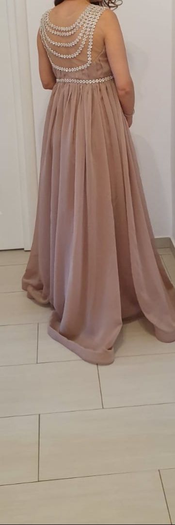 Vand rochie unicate, făcută la comanda pret 449 ron