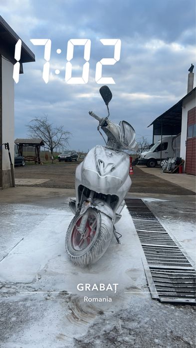 Vand scuter,se afla in stare perfecta de functionare,50cc