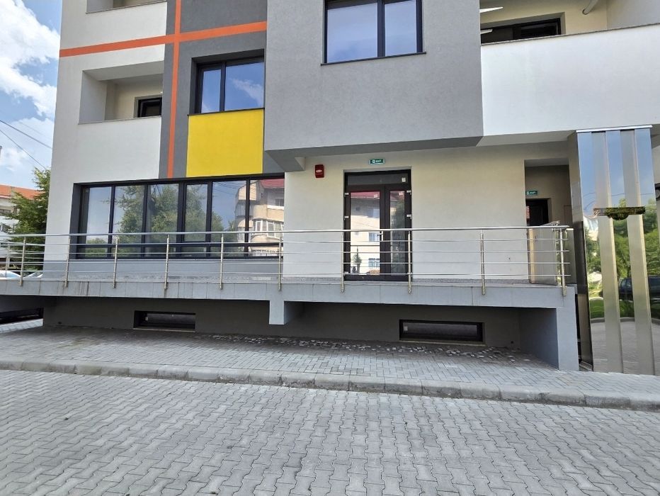 De vânzare spațiu comercial în Târgu Neamț – Bd. 22 Decembrie