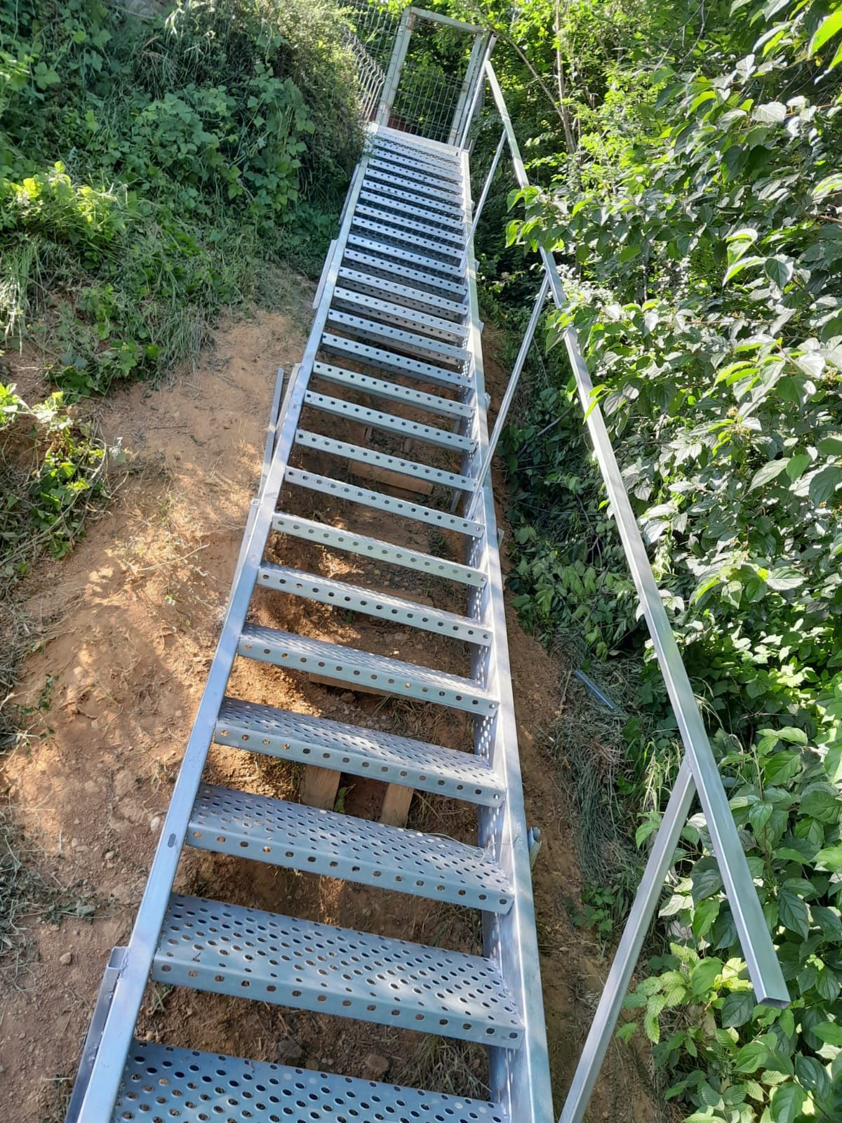 Scara metalica zincata 4mm grosime noi