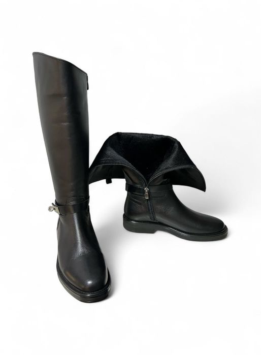 Дизайнерски дамски ботуши от естествена кожа.