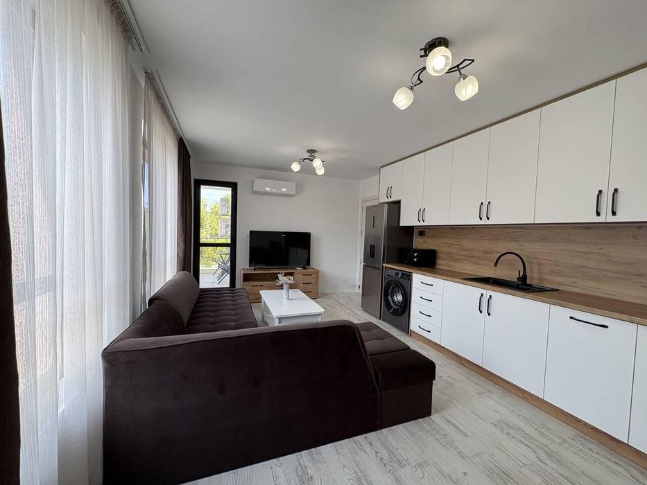 Дава се под наем Двустаен апартамент в Пловдив, Коматево - 69 кв.м за 511 € - Снимка #1