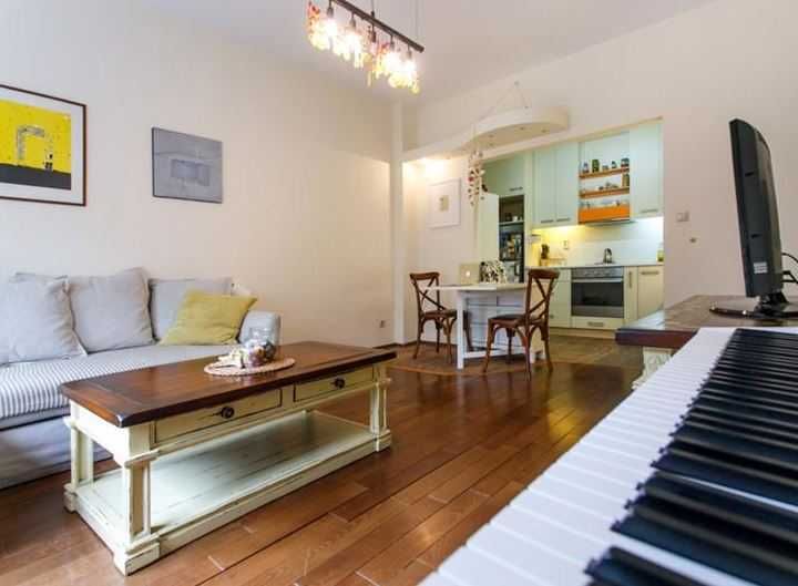 Двустаен апартамент в Център - НДК