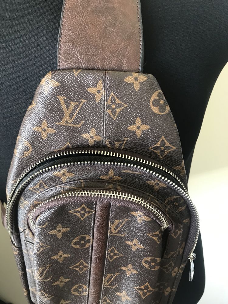 Geanta de umar Louis Vuitton , impecabila