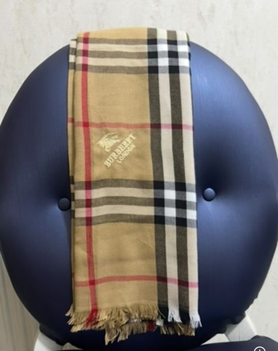Esarfa / fular Burberry