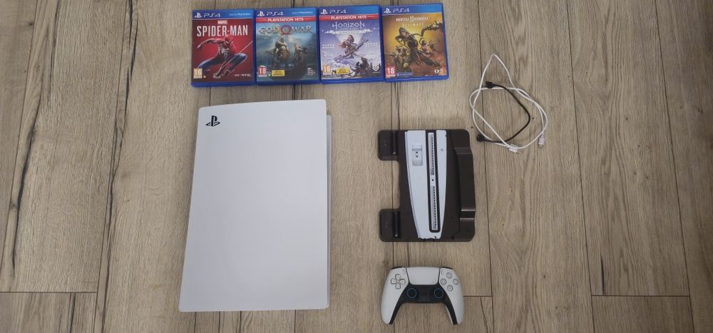 Playstation 5 със 4 игри, охладител и джойстик