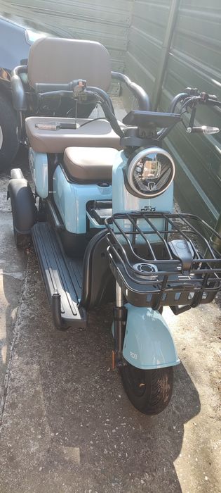 Vând bicicleta moto electrică nouă 41 km