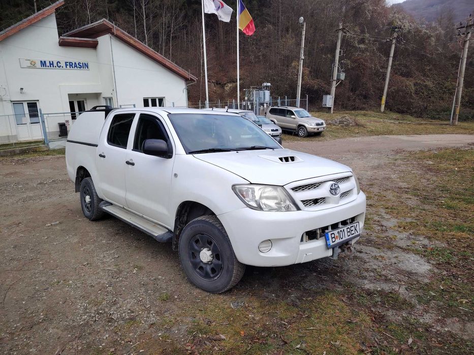 Vând Toyota Hilux