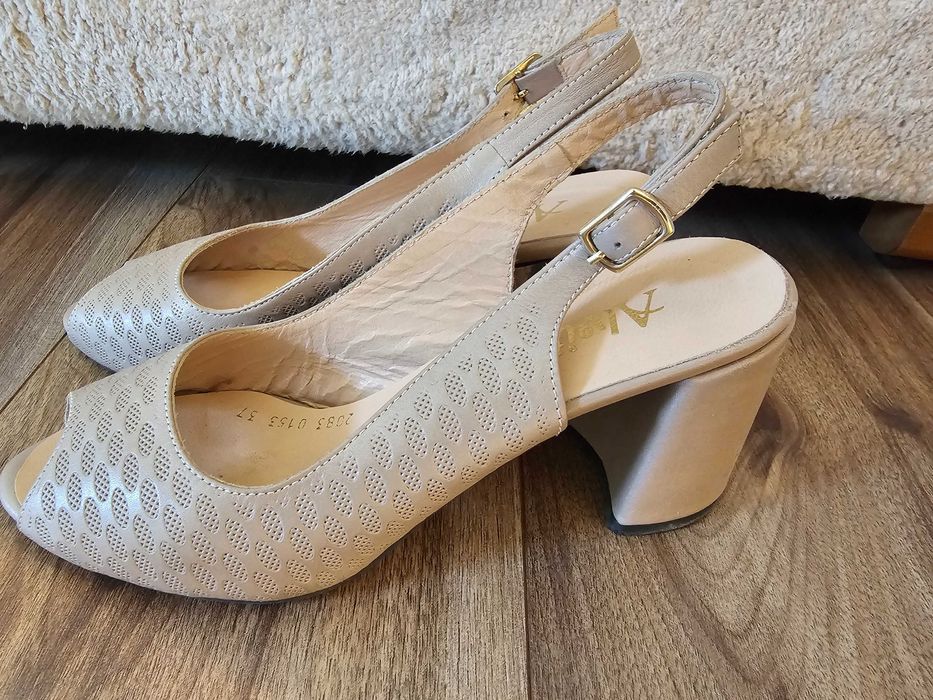 Елегантни сандали , номер 37