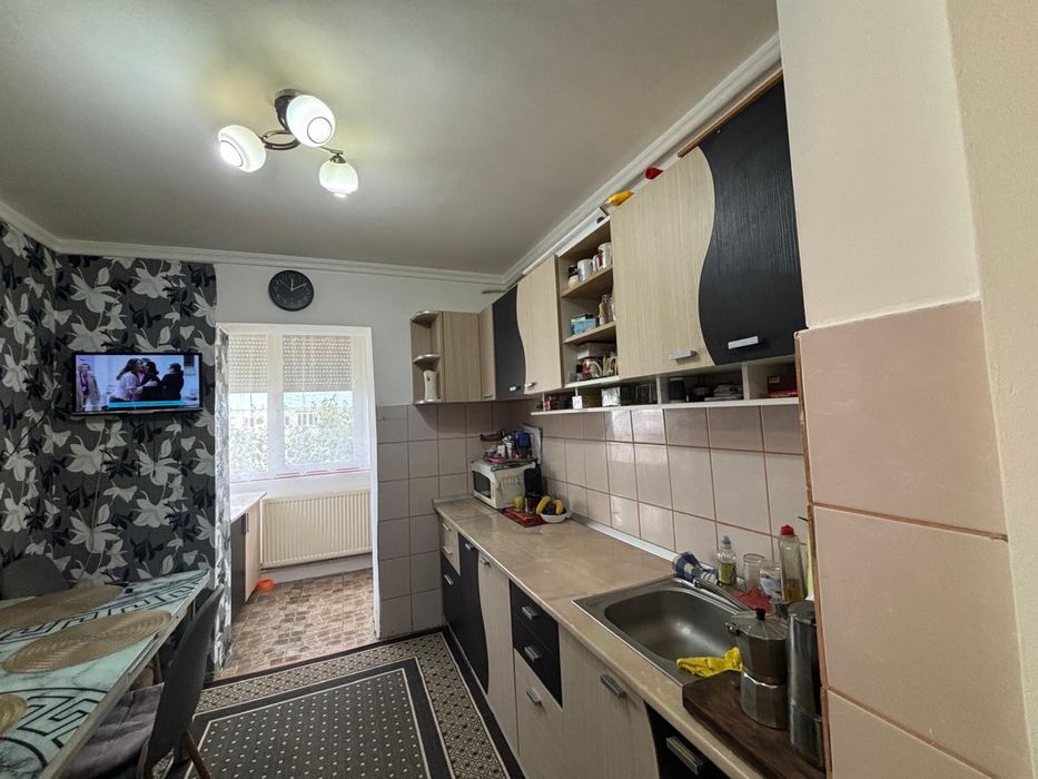 Vand apartament cu 2 camere
