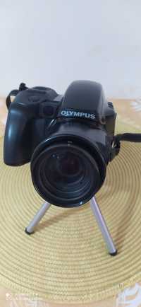 Olympus IS 1000.