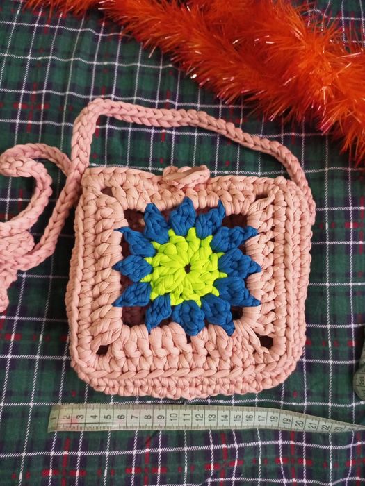 Продаются яркие сумочки