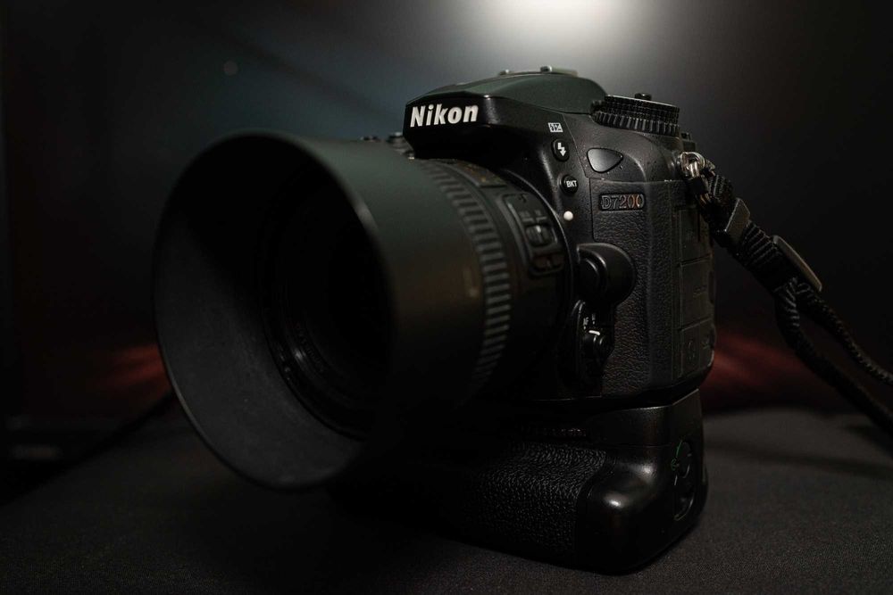 DSLR Nikon D7200 + 2 obiective+ grip