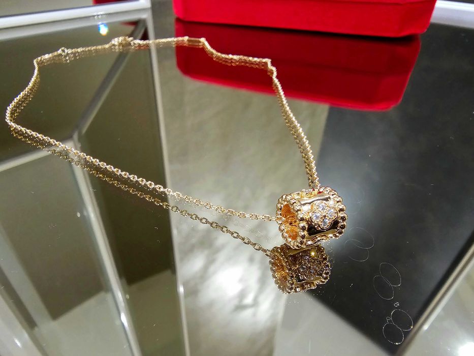 Van Cleef & Arpels VCA Rose Gold Perlée Diamond Clovers Дамско Колие