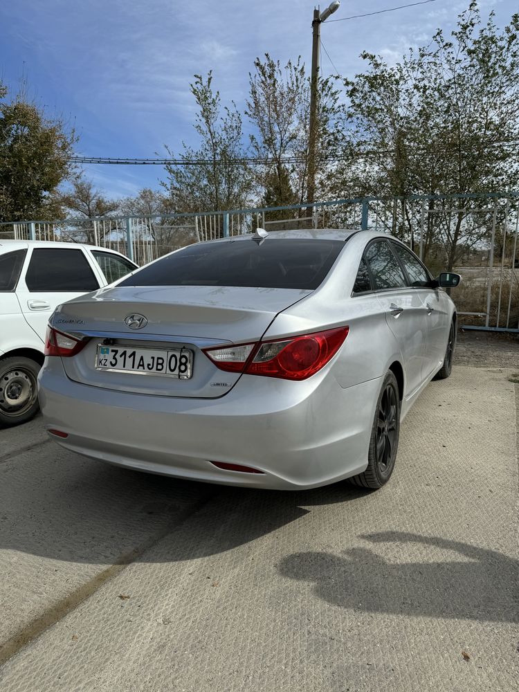 Hyundai Sonata YF 2.4 GDI