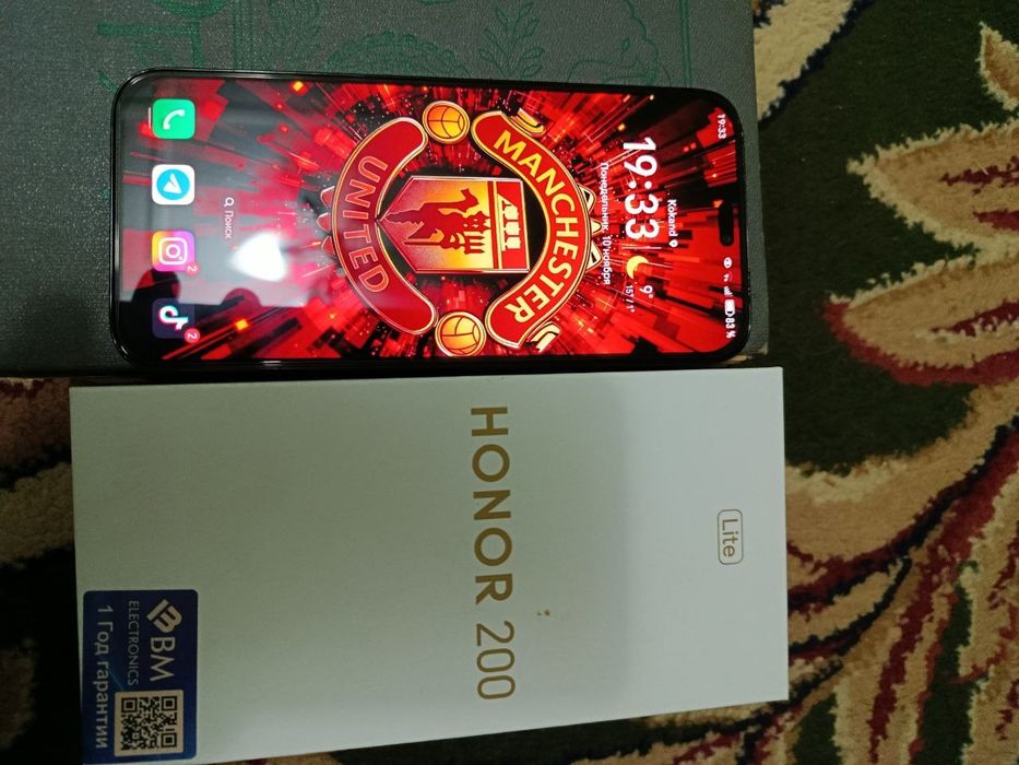 Honor 200 lite 8/256 sotiladi uzimiki yaxshi ishlatilgan karobka bor