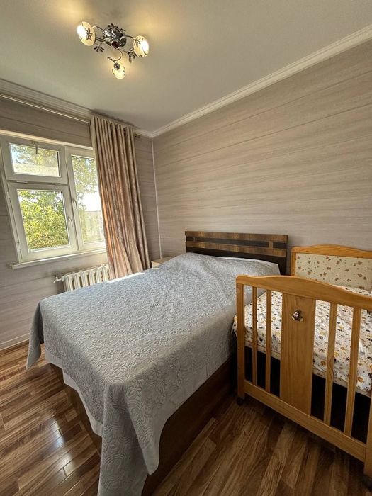 Продаётся своя 4 комнатная квартира на к/ камыше 2/4