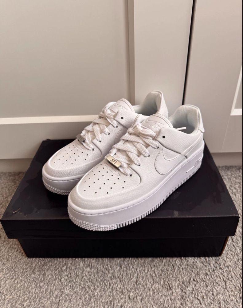 Оригинални кецове Nike Air Force 1 Sage Low - 36