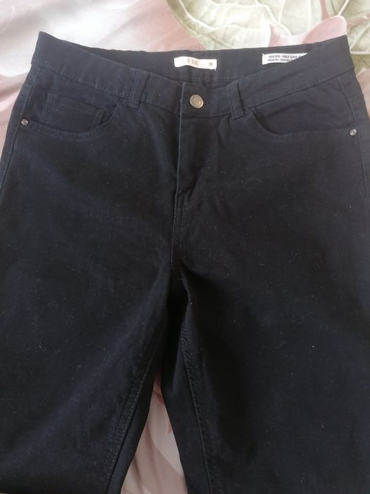 Продам новые джинсы