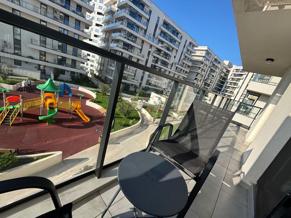 Inchiriez studio cu 2 camere + loc de parcare subteran Tomis Park