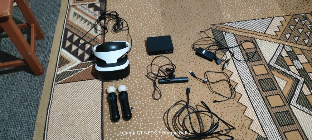 Vnd ochelari vr pentru PS4 noi totul este complet  cu toate accesoriil