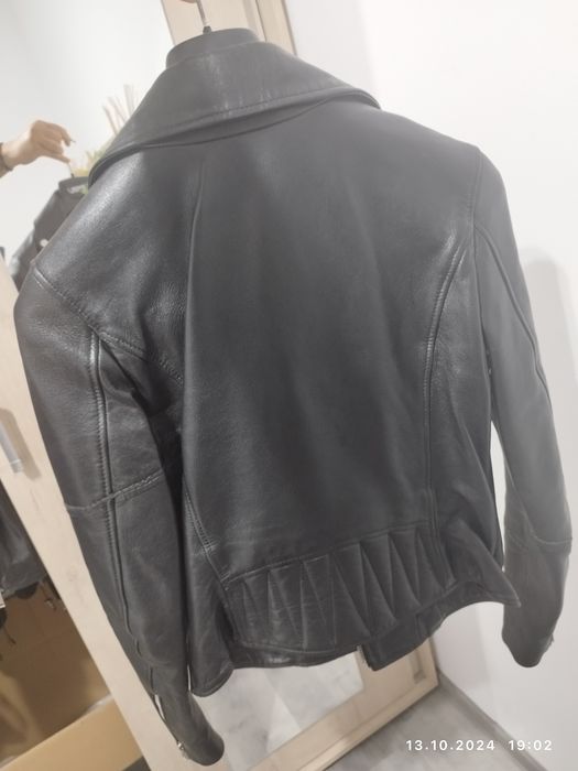 Vând geaca piele Diesel damă originală