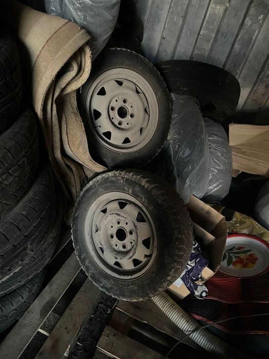 Продам шины с дисками на ауди