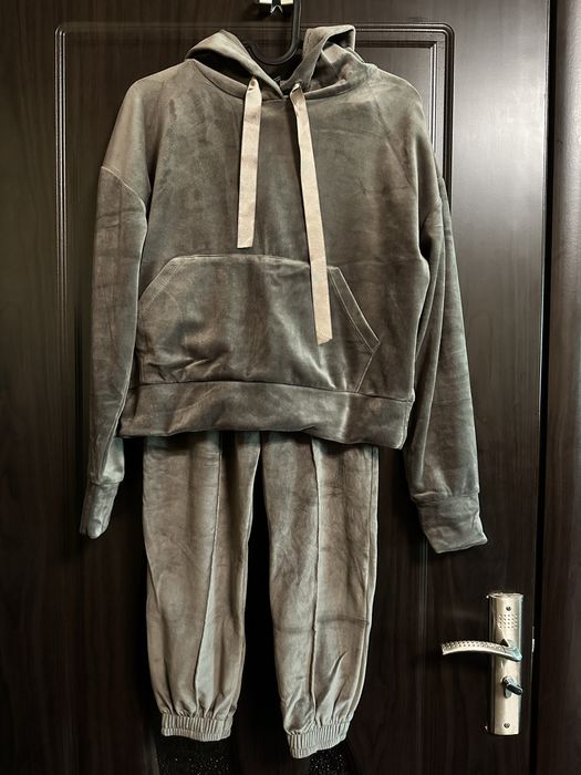 Дамски велурен екип