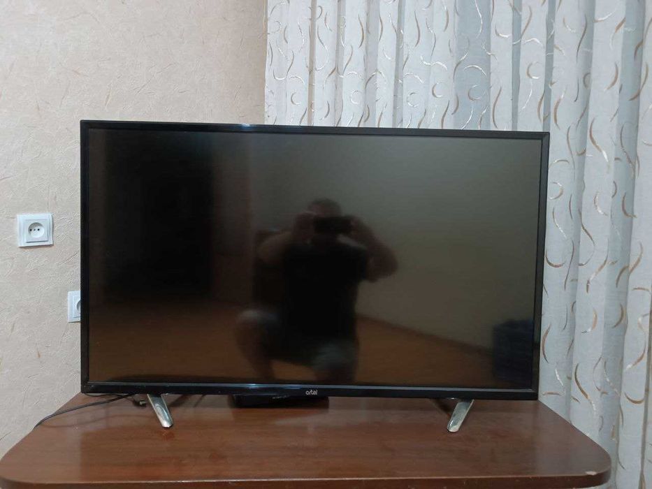 продам телевизор Artel