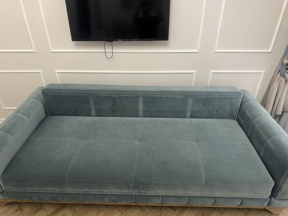 Продам Диван и два кресла .