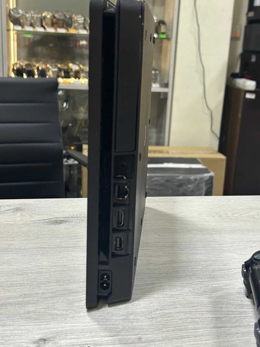 PlayStation 4 Slim 500GB  PS4