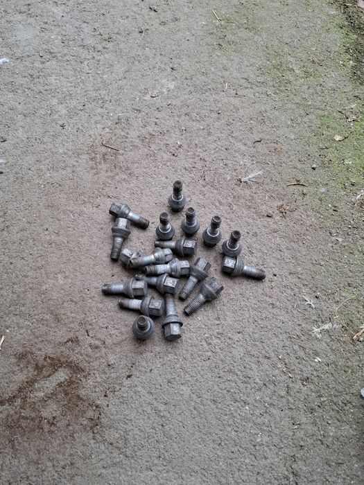 Болтове за Mercedes w203