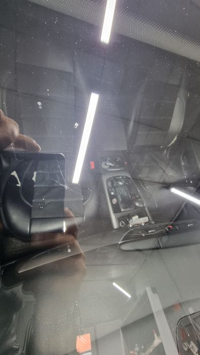 Reparatii parbrize fisuri ciobituri crapaturi, si la domiciliu