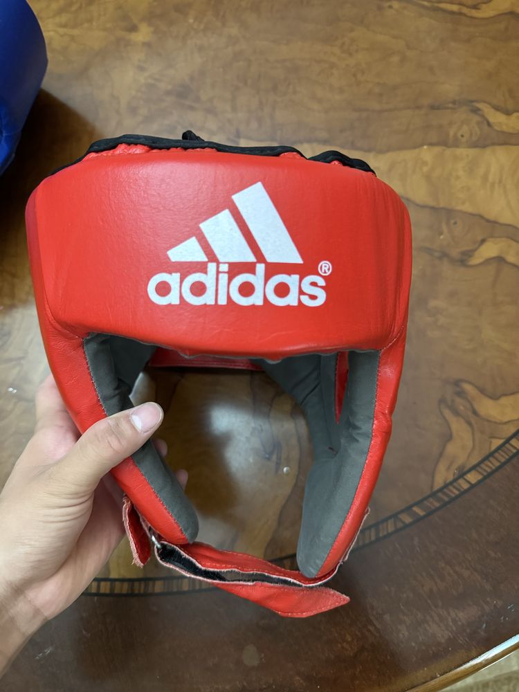 Боксерский шлем в идеяльном состоянии