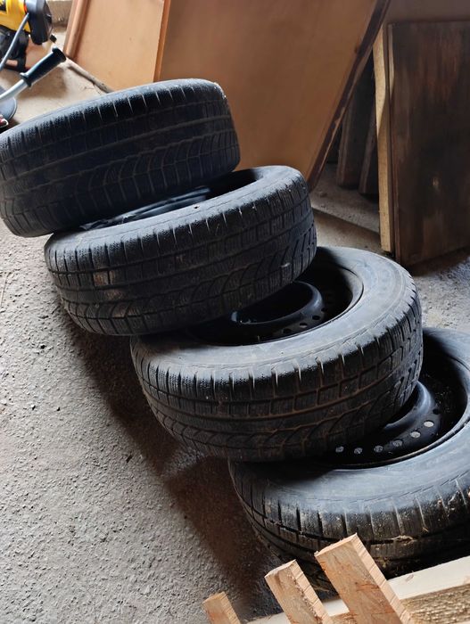 Зимни гуми TOYO 215/60/15