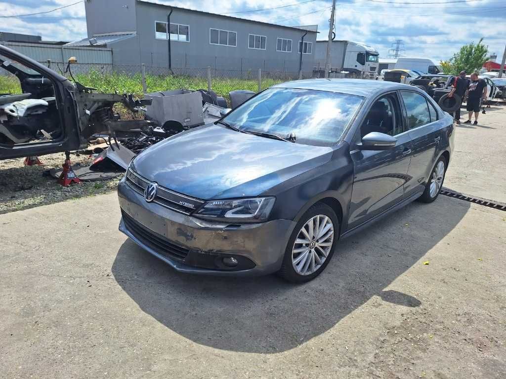 Dezmembrez Vw Jetta MK6 1.4 Tsi Hybrid CRJA 150 Cai culoare LD7X