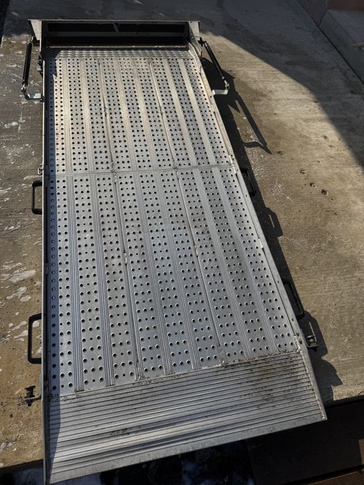 Rampa incarcare marfa duba / persoane cu handicap