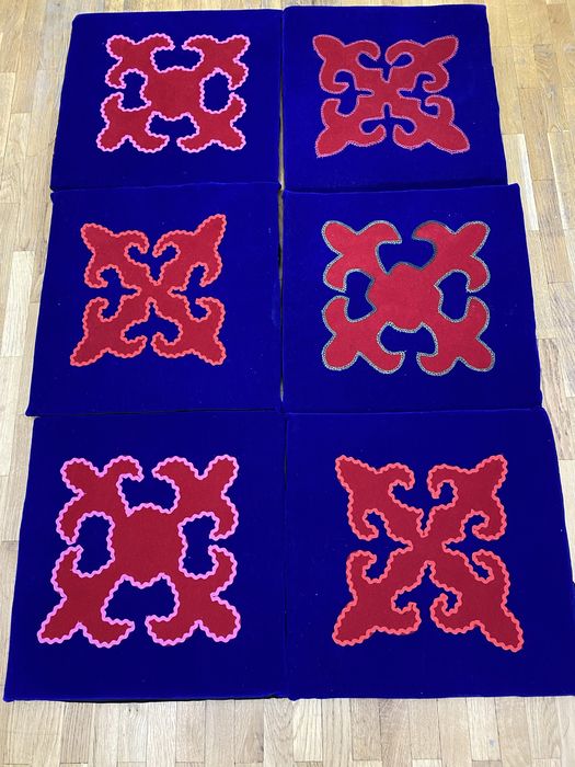 Подушки для стульев.  3 шт. Новые