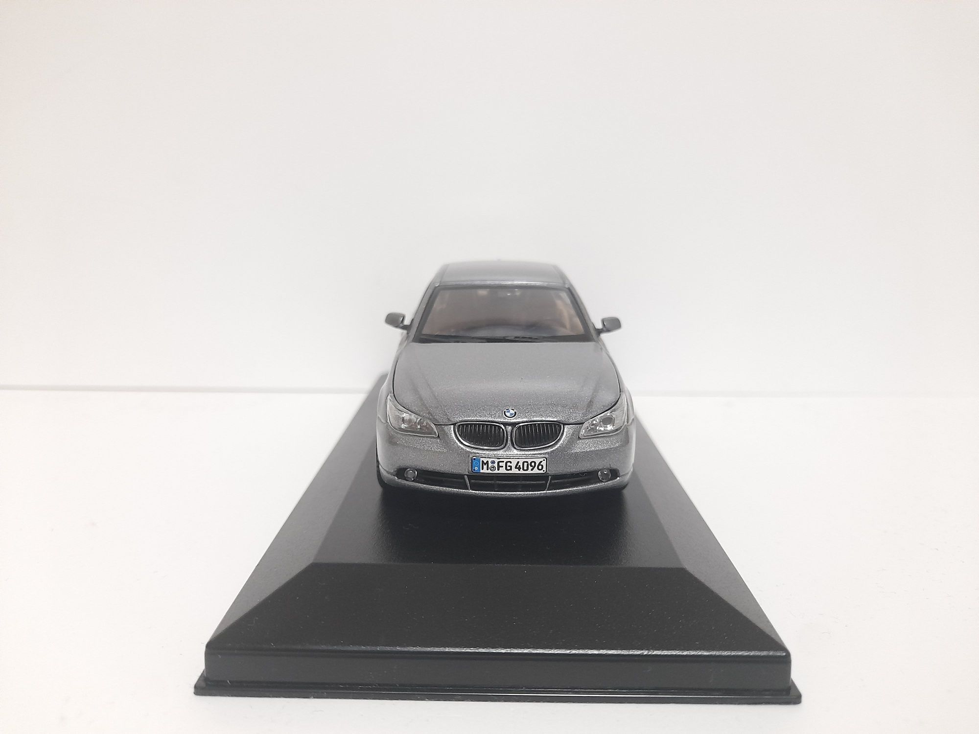 Macheta bmw e60 scara 1:43