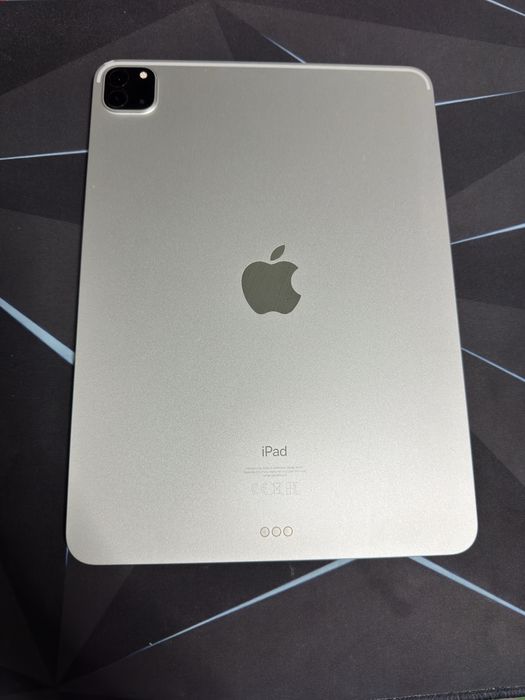 Продавам İpad pro 11инча 3поколение