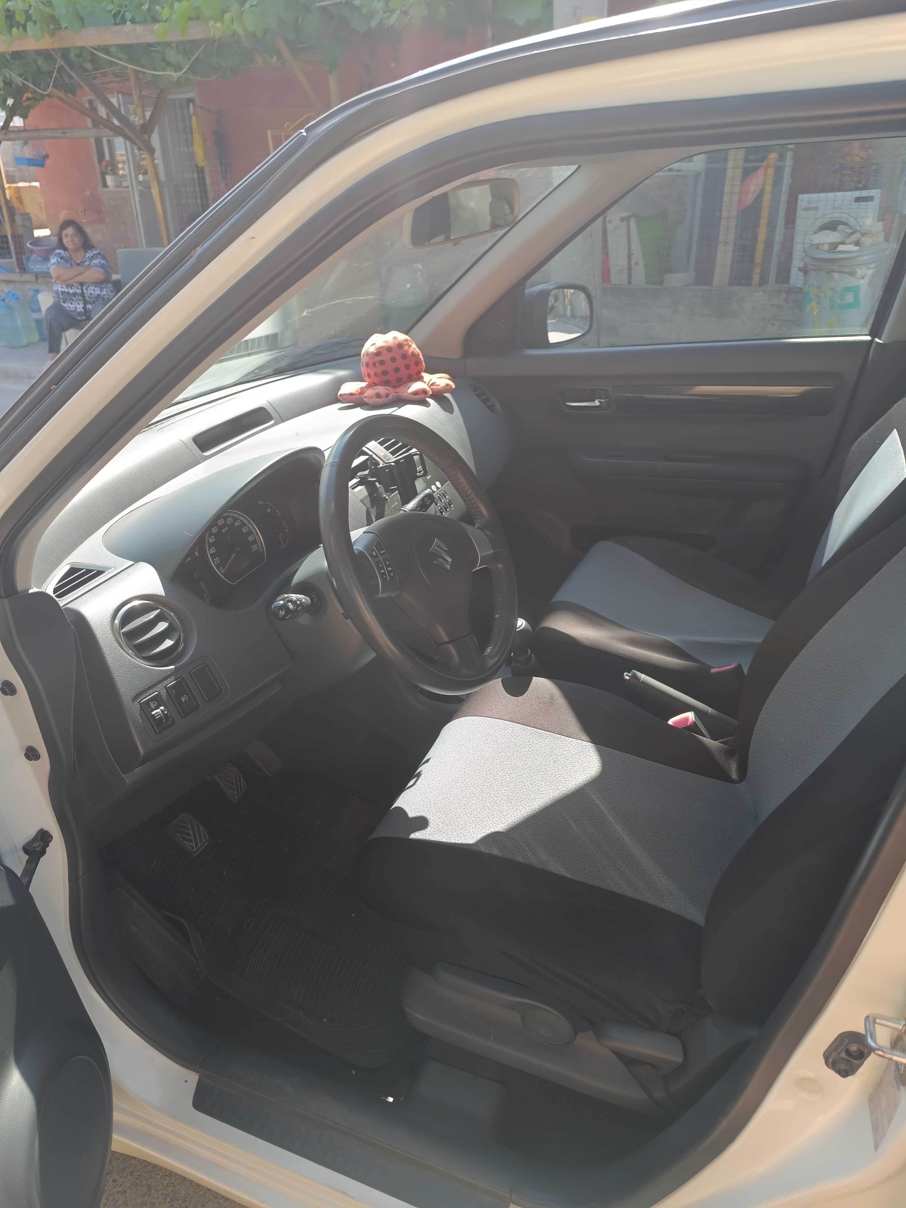 Продавам.Suzuki swift 2010г.4×4 бензин, регистриран, ГО, винетка