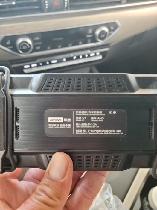 Lenovo avto registrator sotiladi